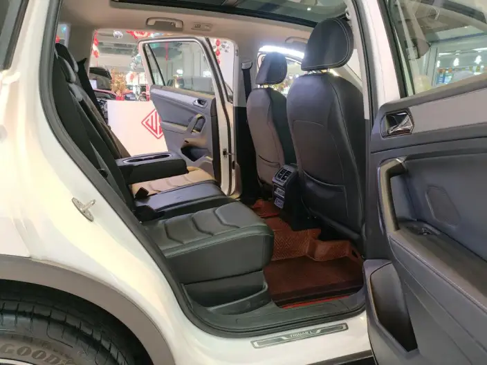 Volkswagen Tiguan L 2020 Model 280TSI Automatic 2WD Panorama Comfort Edition China VI – фото 31
