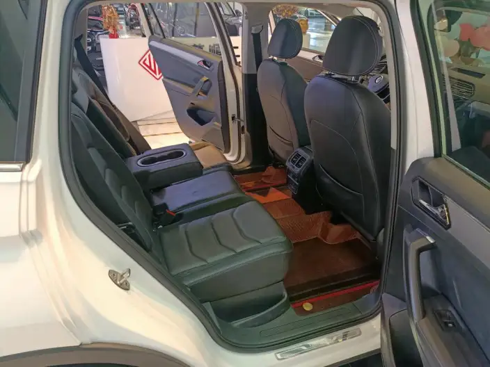 Volkswagen Tiguan L 2020 Model 280TSI Automatic 2WD Panorama Comfort Edition China VI – фото 34