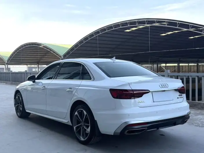 Audi A4 L 2022 Model 40 TFSI Fashion Dynamic Model – фото 4