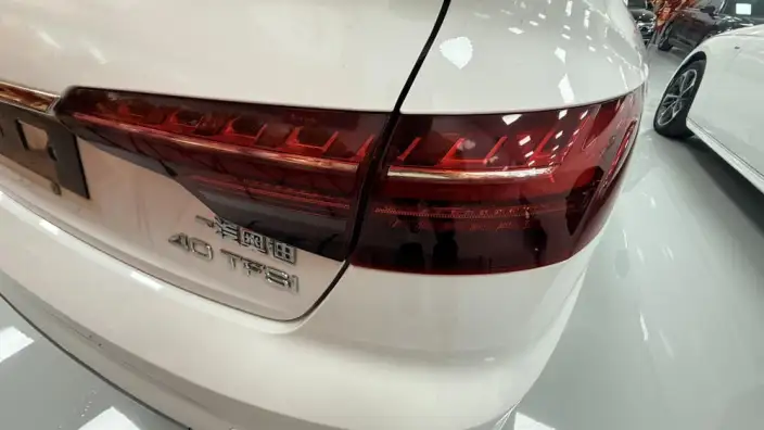 Audi A4 L 2022 Model 40 TFSI Fashion Dynamic Model – фото 11