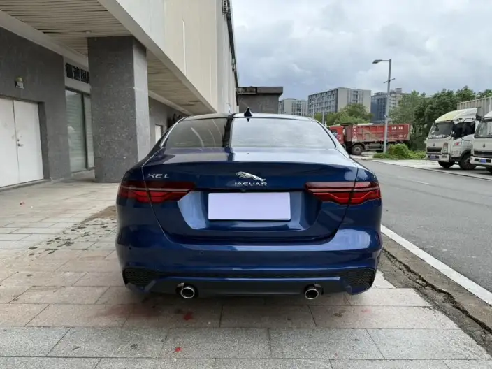 Jaguar XE L 2021 Model 2.0T 200PS R-DYNAMIC Youth Sports Edition – фото 6