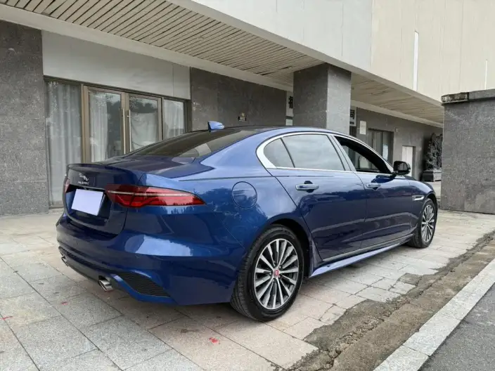 Jaguar XE L 2021 Model 2.0T 200PS R-DYNAMIC Youth Sports Edition – фото 7
