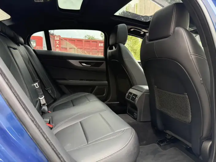 Jaguar XE L 2021 Model 2.0T 200PS R-DYNAMIC Youth Sports Edition – фото 12