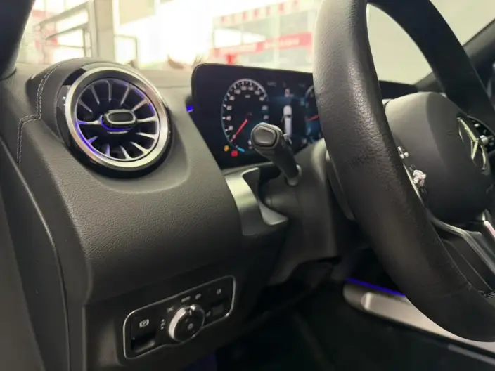 Mercedes-Benz GLB 2021 Model GLB 200 Dynamic Model – фото 11