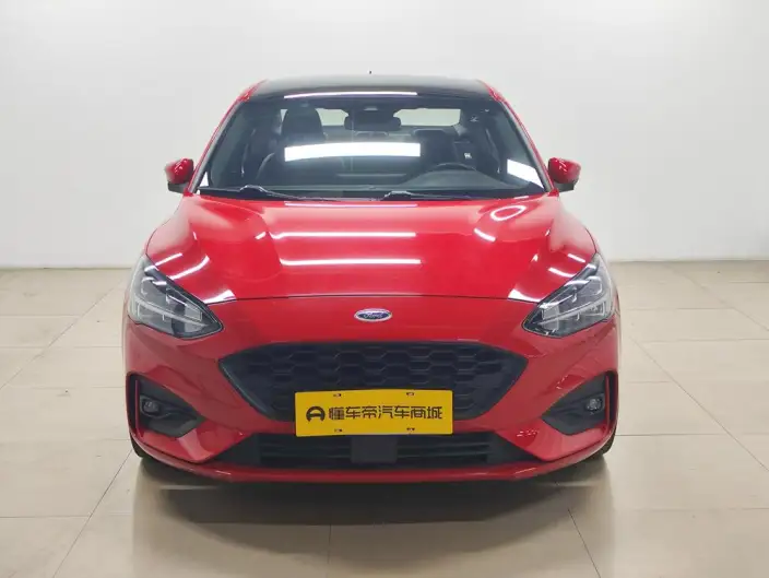 Ford Focus 2021 Model Sedan EcoBoost 180 Automatic ST Line – фото 2