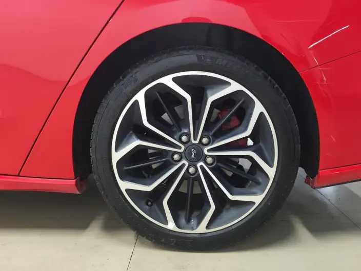 Ford Focus 2021 Model Sedan EcoBoost 180 Automatic ST Line – фото 9