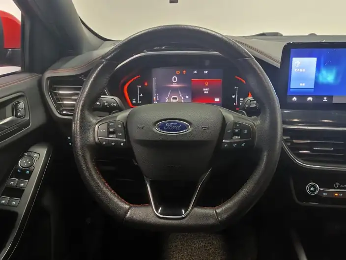 Ford Focus 2021 Model Sedan EcoBoost 180 Automatic ST Line – фото 16