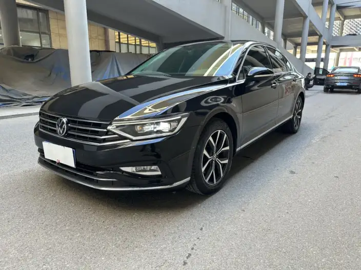 Volkswagen Magotan 2020 Model 330TSI DSG Leading Model – фото 1