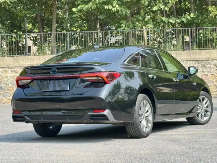Toyota Avalon 2022 Model Hybrid 2.5L Deluxe Edition – фото 4