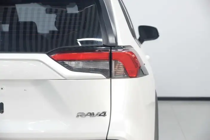 Toyota RAV4 2022 Model 2.0L CVT 2WD Urban Edition – фото 9