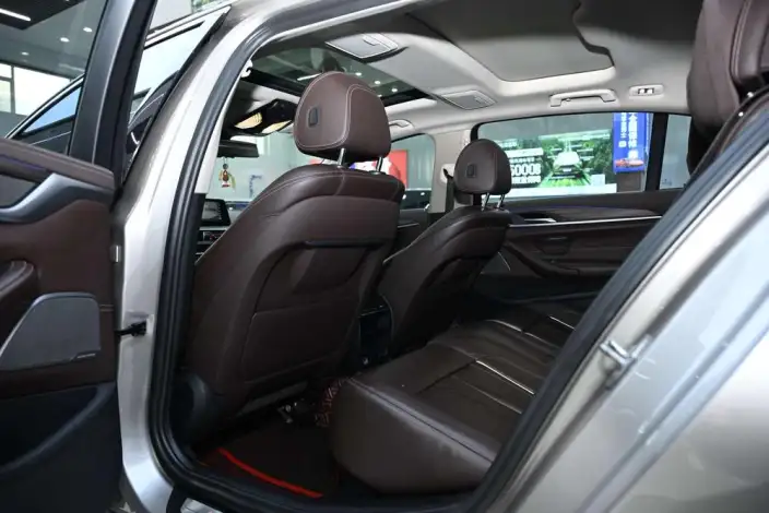 BMW 5 Series 2020 Model 530Li Leading Model Luxury Set – фото 17