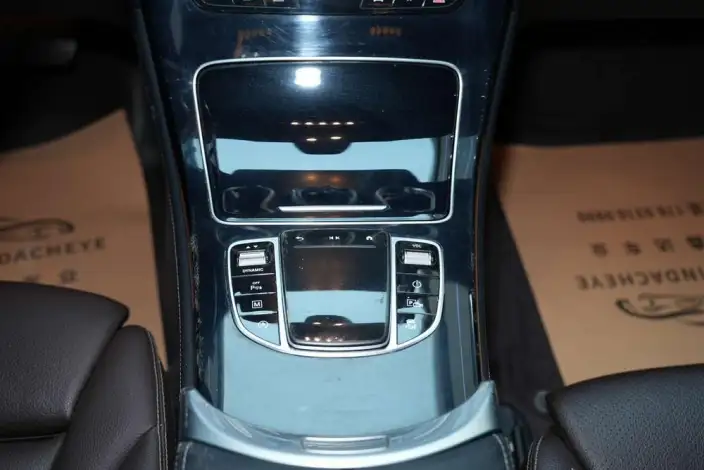 Mercedes-Benz GLC 2022 Model Facelift GLC 260 L 4MATIC Dynamic Model – фото 17