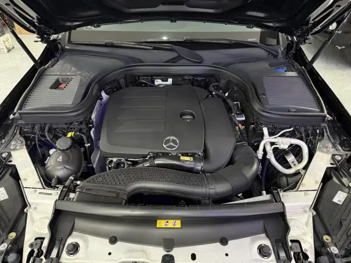 Mercedes-Benz GLC 2020 Model GLC 260 L 4MATIC Luxury Model – фото 6