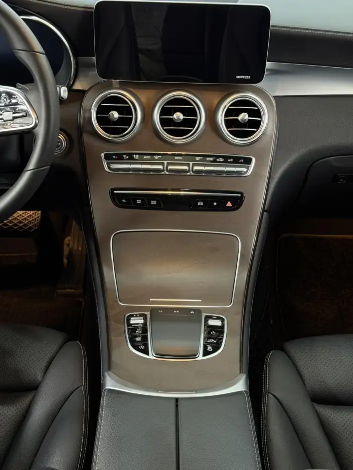 Mercedes-Benz GLC 2020 Model GLC 260 L 4MATIC Luxury Model – фото 9