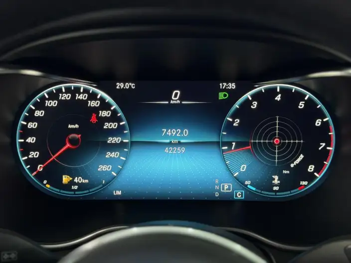 Mercedes-Benz GLC 2020 Model GLC 260 L 4MATIC Luxury Model – фото 12