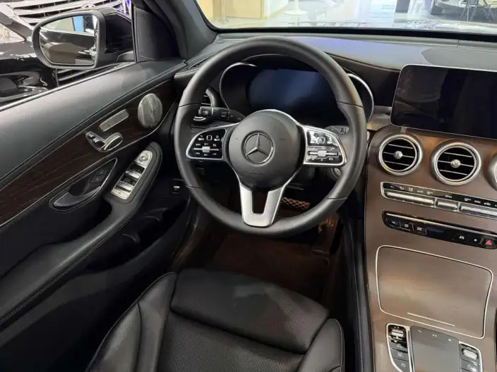 Mercedes-Benz GLC 2020 Model GLC 260 L 4MATIC Luxury Model – фото 14