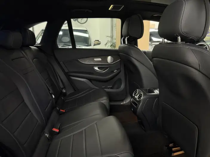 Mercedes-Benz GLC 2020 Model GLC 260 L 4MATIC Luxury Model – фото 16
