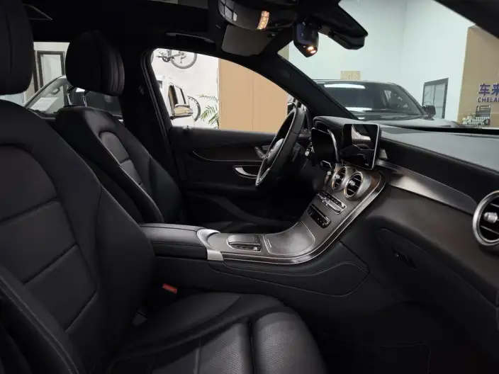 Mercedes-Benz GLC 2020 Model GLC 260 L 4MATIC Luxury Model – фото 19