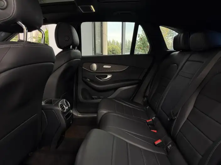 Mercedes-Benz GLC 2020 Model GLC 260 L 4MATIC Luxury Model – фото 20