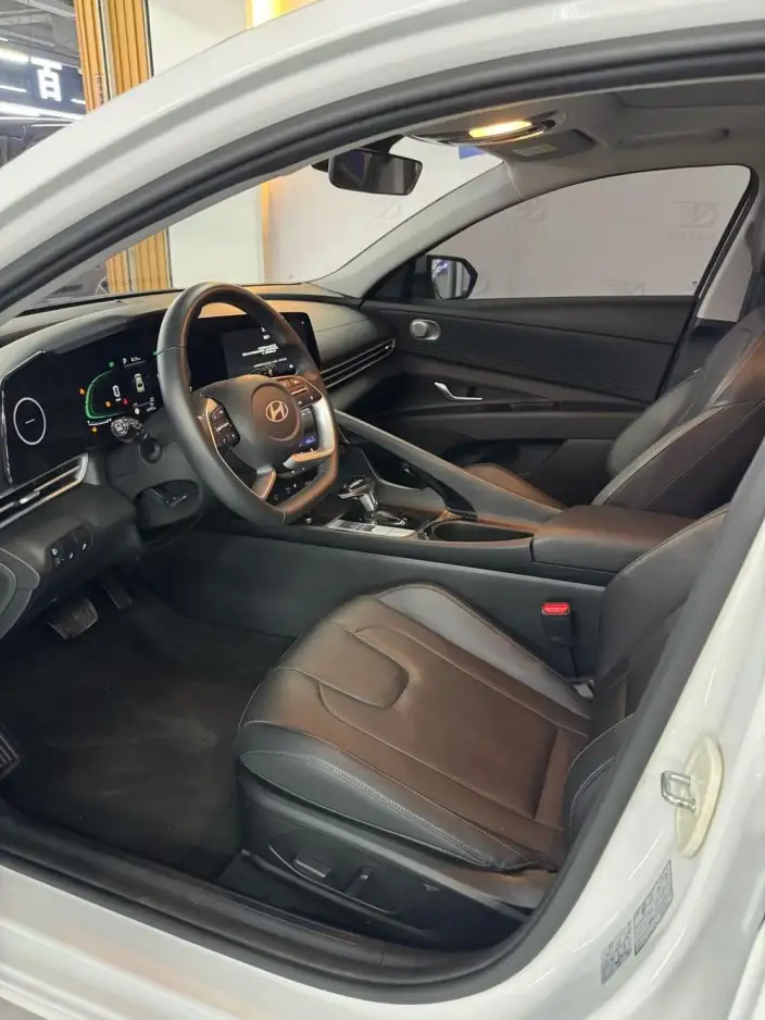 Hyundai Ioniq 2023 Model 1.5L CVT LUX Premium Edition – фото 11