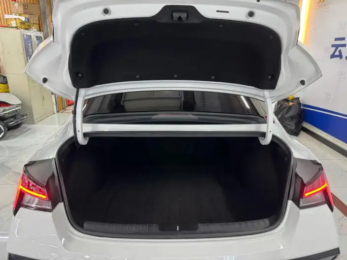 Hyundai Ioniq 2023 Model 1.5L CVT LUX Premium Edition – фото 14