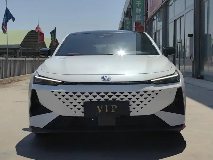Changan UNI-V 2024 Model 1.5T Noble Model – фото 2