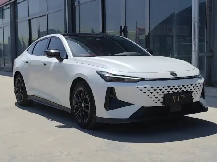 Changan UNI-V 2024 Model 1.5T Noble Model – фото 3
