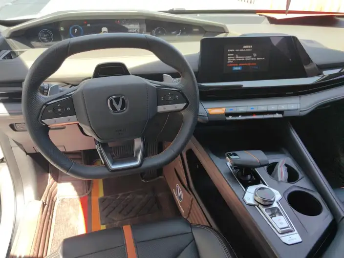 Changan UNI-V 2024 Model 1.5T Noble Model – фото 13