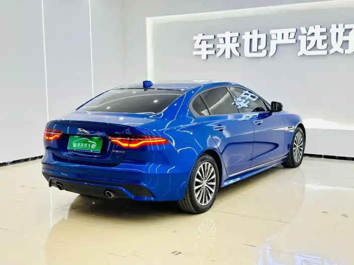 Jaguar XE L 2020 Model 2.0T 200PS R-DYNAMIC Youth Sports Edition – фото 6