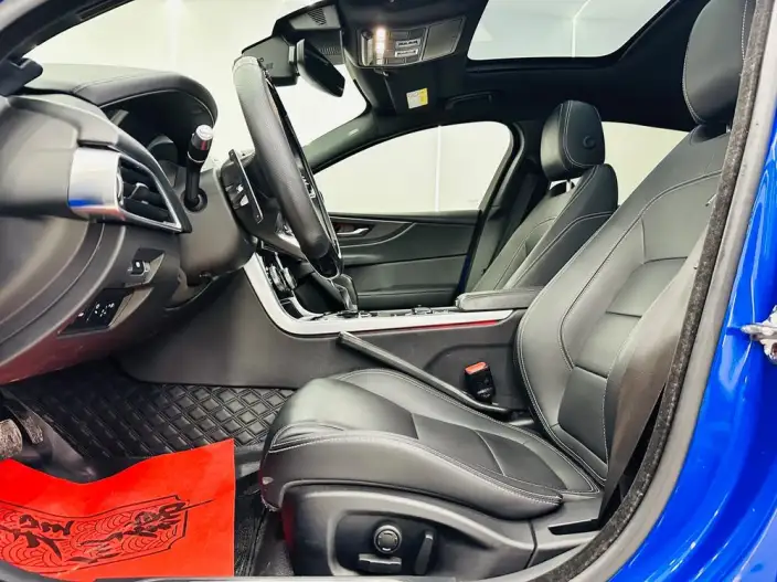 Jaguar XE L 2020 Model 2.0T 200PS R-DYNAMIC Youth Sports Edition – фото 8