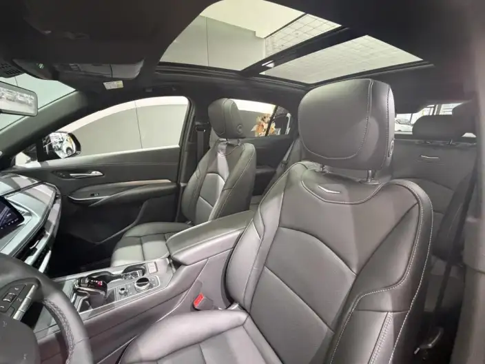 Cadillac XT4 2024 Model Facelift 28T 2WD Noble Model – фото 18