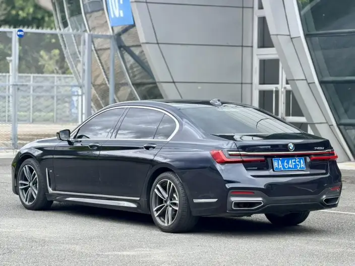 BMW 7 Series 2021 Model 730Li M Sports Set – фото 4