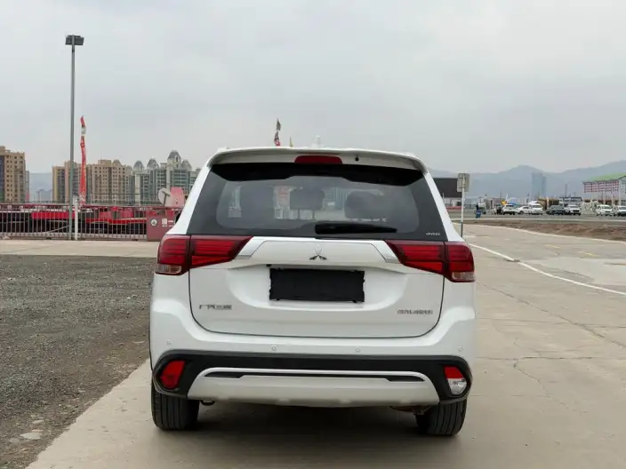 Mitsubishi Outlander 2020 Model 2.4L 4WD Enjoy Edition 7 seat – фото 5