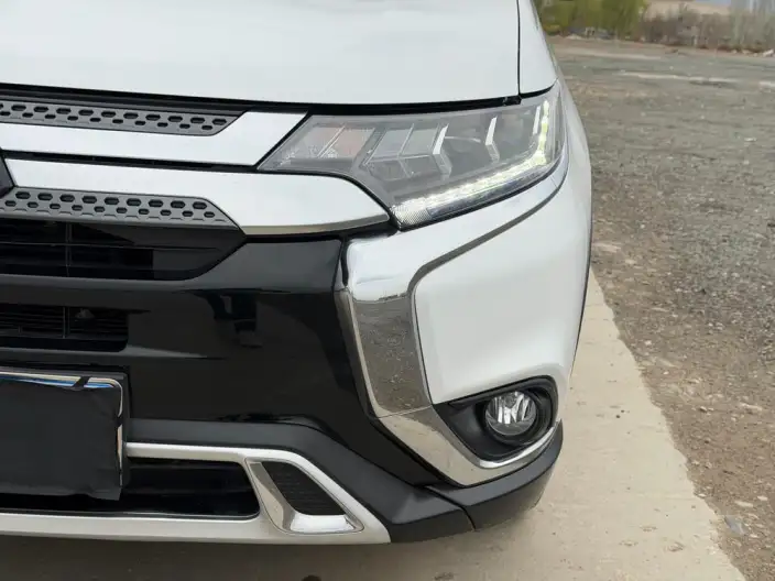 Mitsubishi Outlander 2020 Model 2.4L 4WD Enjoy Edition 7 seat – фото 7