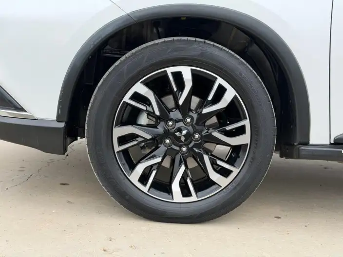 Mitsubishi Outlander 2020 Model 2.4L 4WD Enjoy Edition 7 seat – фото 10