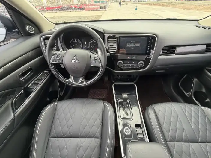 Mitsubishi Outlander 2020 Model 2.4L 4WD Enjoy Edition 7 seat – фото 15