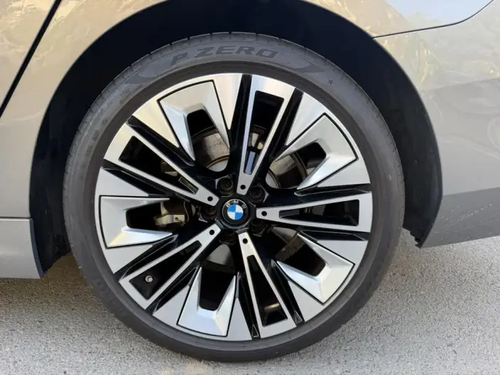 BMW 5 Series 2024 Model 530Li Exclusive Model Luxury Set – фото 6