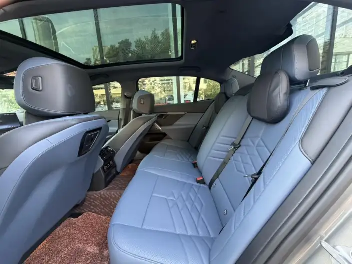 BMW 5 Series 2024 Model 530Li Exclusive Model Luxury Set – фото 12