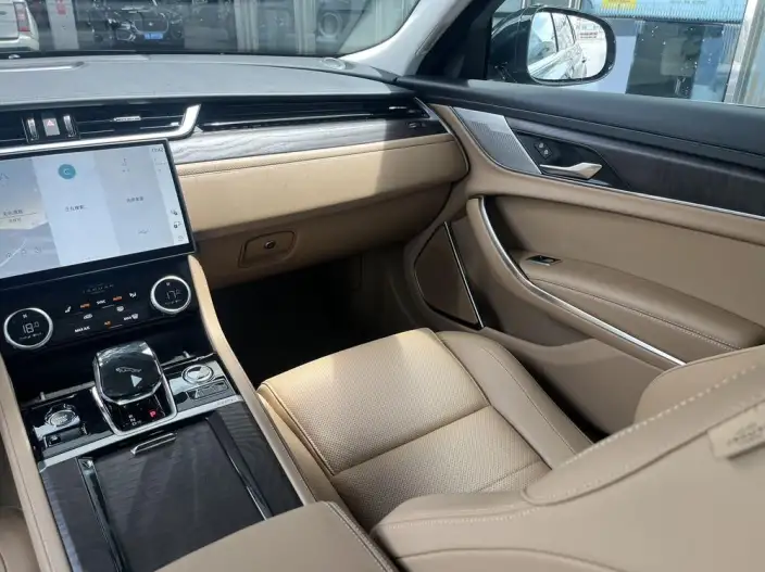 Jaguar XFL 2025 Model 2.0T P250 2WD Exclusive Deluxe Edition – фото 7