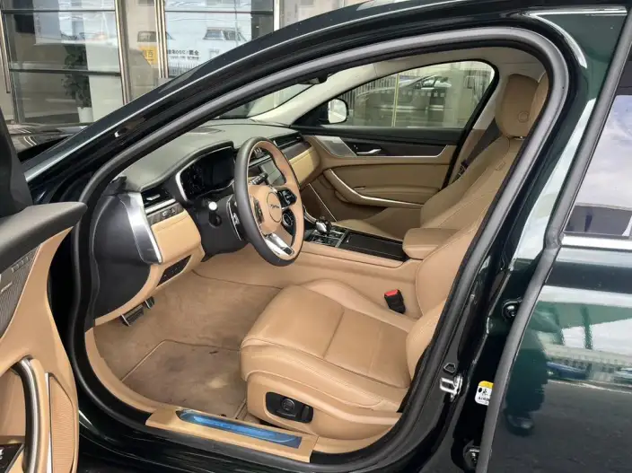 Jaguar XFL 2025 Model 2.0T P250 2WD Exclusive Deluxe Edition – фото 11