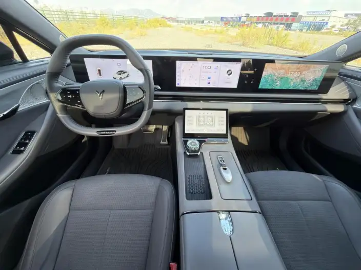 VOYAH Pursuit PHEV 2024 Model Ultra-long Endurance 4WD Executive Edition – фото 11