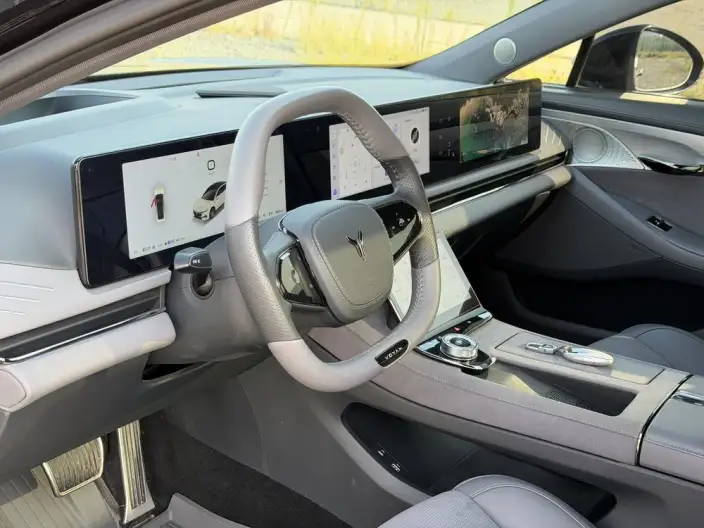 VOYAH Pursuit PHEV 2024 Model Ultra-long Endurance 4WD Executive Edition – фото 13