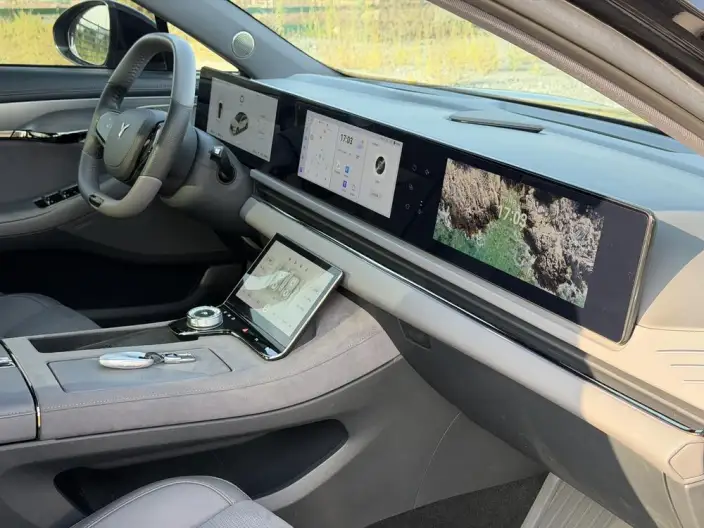 VOYAH Pursuit PHEV 2024 Model Ultra-long Endurance 4WD Executive Edition – фото 14