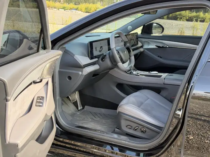VOYAH Pursuit PHEV 2024 Model Ultra-long Endurance 4WD Executive Edition – фото 16