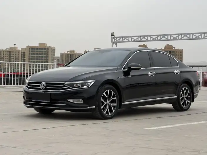 Volkswagen Magotan 2020 Model 330TSI DSG Leading Model – фото 1