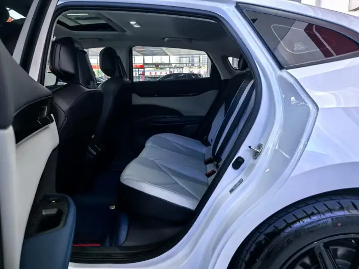 Changan UNI-V iDD 2023 Model Smart power iDD 113km Smart Fun Model Fast Edition – фото 21