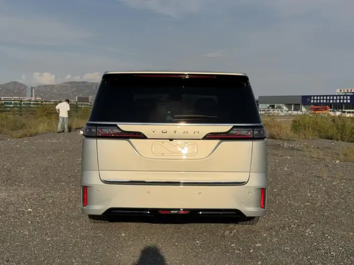 VOYAH Dreamer PHEV 2024 Model Ultra-long Endurance Premium Edition – фото 5