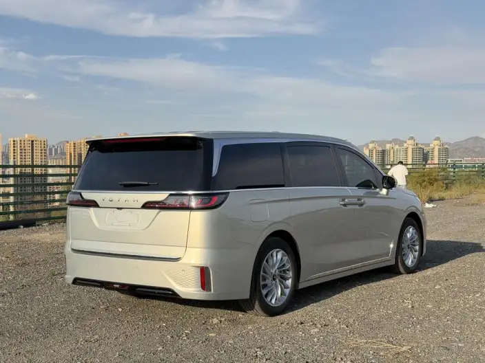 VOYAH Dreamer PHEV 2024 Model Ultra-long Endurance Premium Edition – фото 6