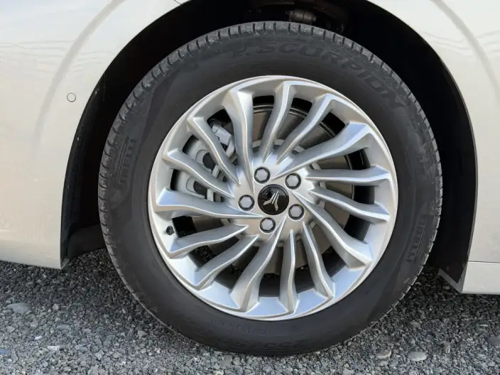 VOYAH Dreamer PHEV 2024 Model Ultra-long Endurance Premium Edition – фото 10