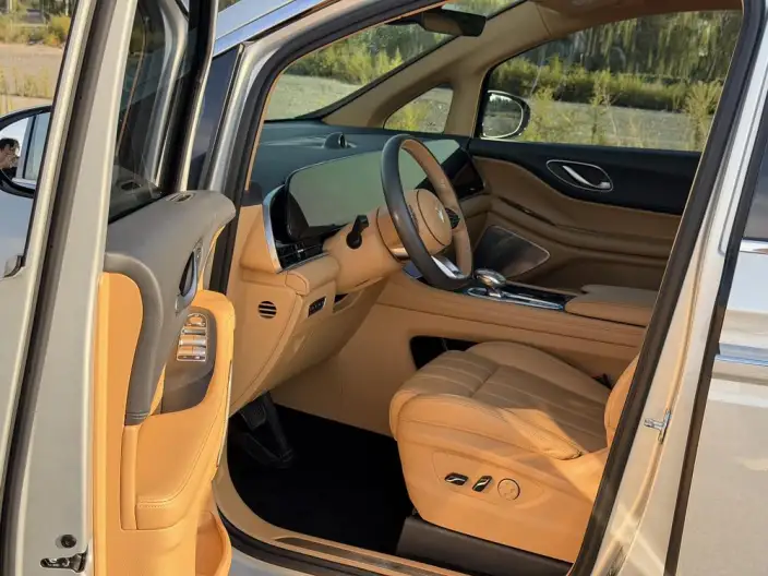 VOYAH Dreamer PHEV 2024 Model Ultra-long Endurance Premium Edition – фото 19